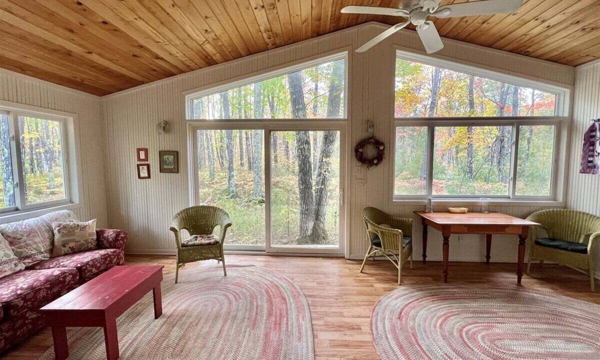 La Pointe House | Cottage Nestled in the Woods - Stolen Oaks