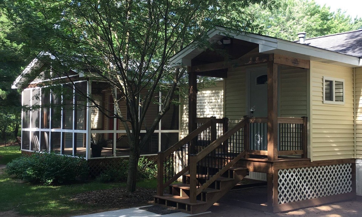 New Lisbon House | Cottage On Sunset 2 Bedroom House Walk To Castle Rock Lake New Lisbon WI