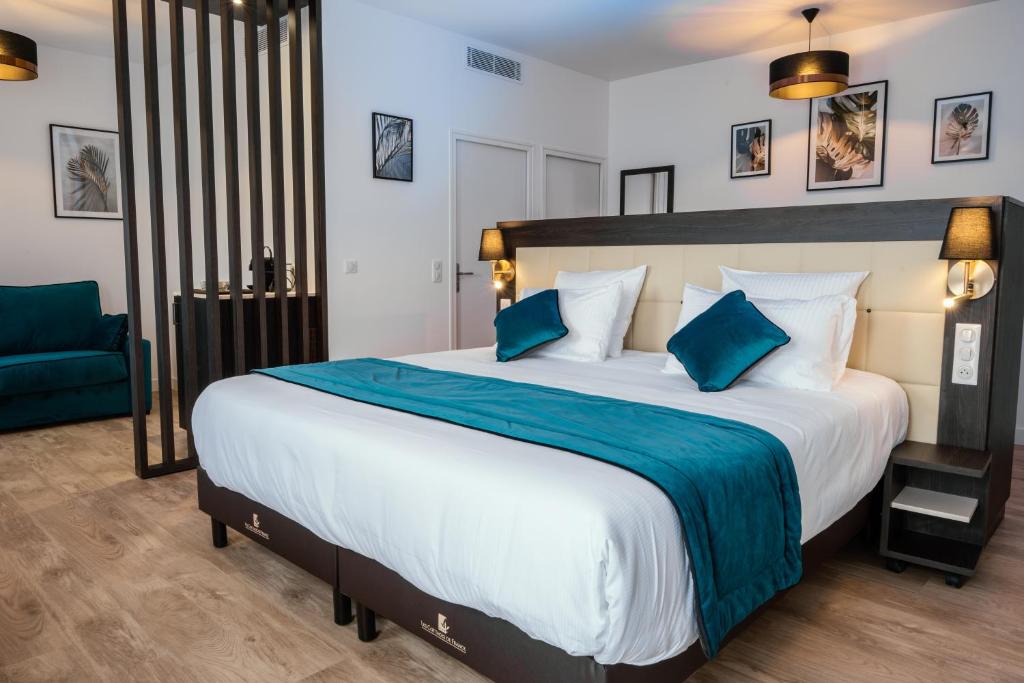 Saint-Mard Hotel | Cottages de France CDG