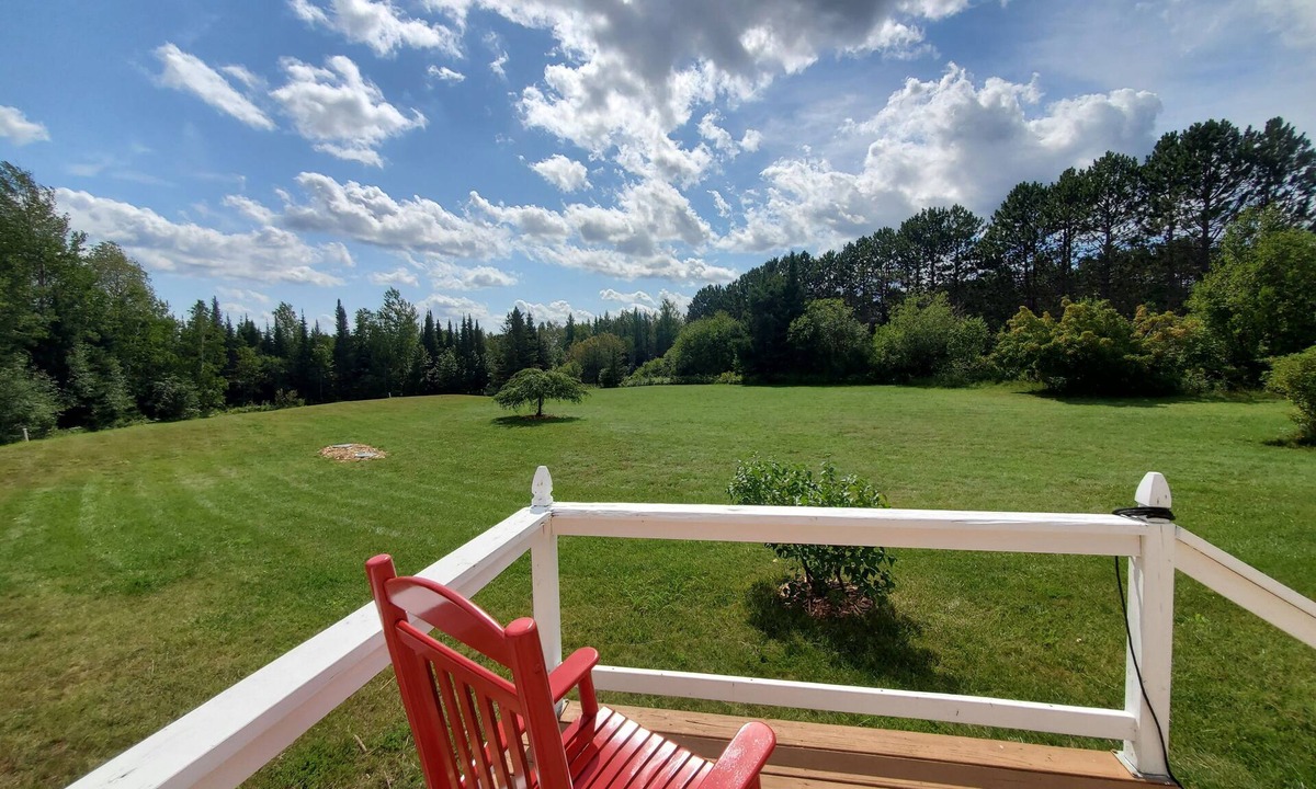 Two Harbors House | Countryside Retreat. Minutes from town. Close to great hiking trails.