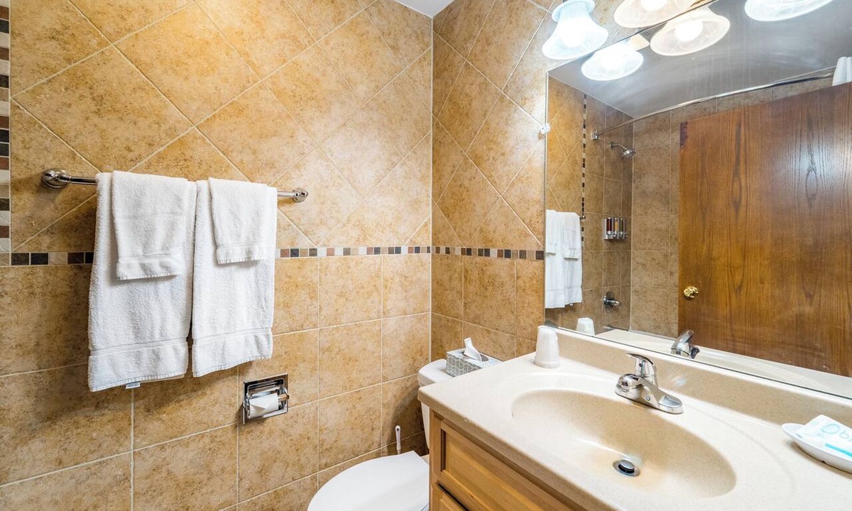 Rib Mountain Apartment | Cozy 1 Bedroom located on Granite Peak, Unit 5
