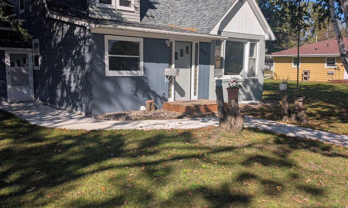 Alexandria House | Cozy 2-BEDROOM 1 BATH HOUSE ONE BLOCK FROM HOSPITAL.
