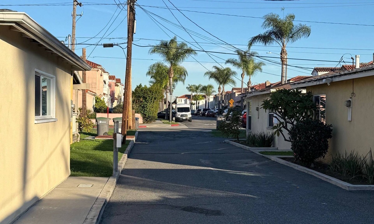 Harbor House | Cozy 2-bedroom house in perfect Carson with cool AC