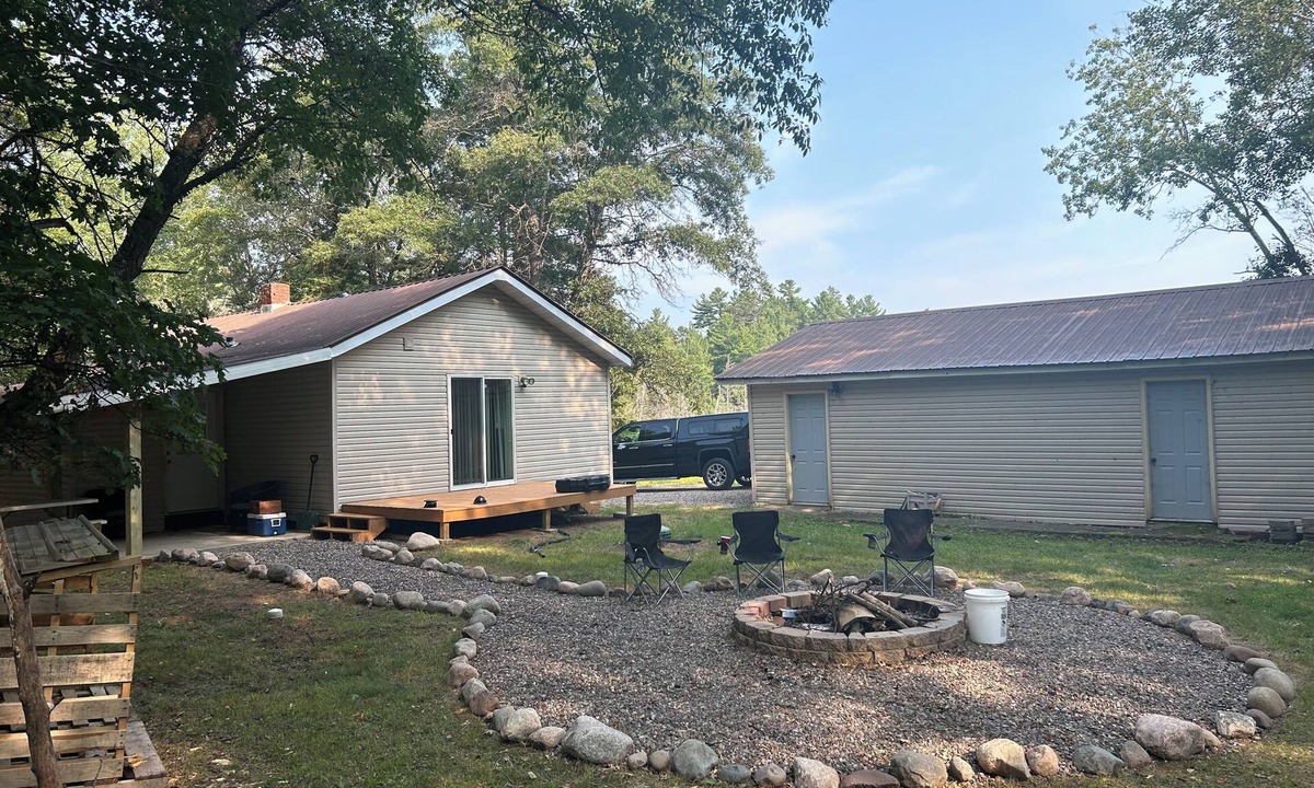 Arbor Vitae Cabin | Cozy 2bd cabin in Woodruff! Close to town but far enough away for privacy!