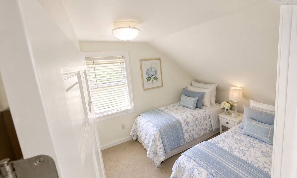 Waupaca Cottage | Cozy 3-bdrm in Paca w AC- Walk to Waupaca's top spots: WheelHouse, Scoopers, ICC