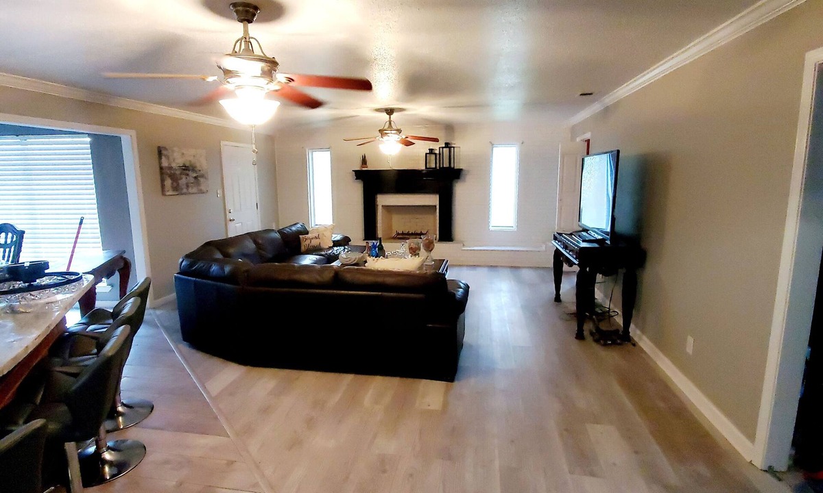 Pascagoula House | Cozy 4 bedroom sleeps 9 comfortably