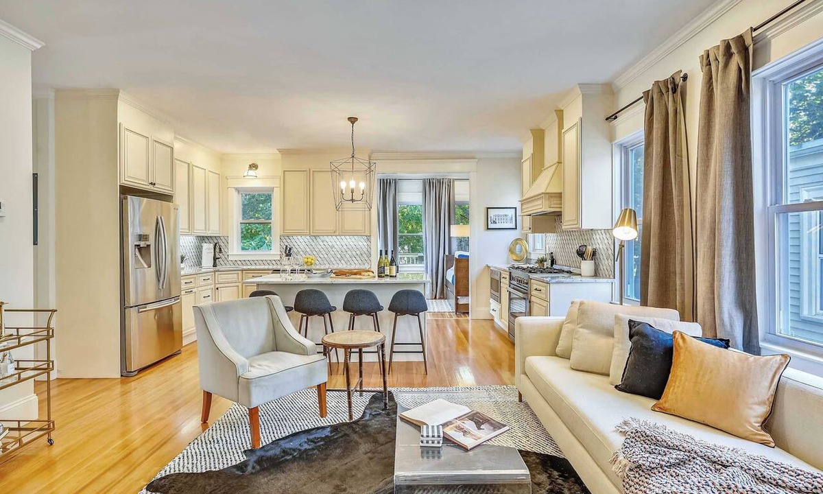 Forest Hills - Woodbourne Condo | Cozy 5BR Jamaica Plain | Walk to T & Downtown