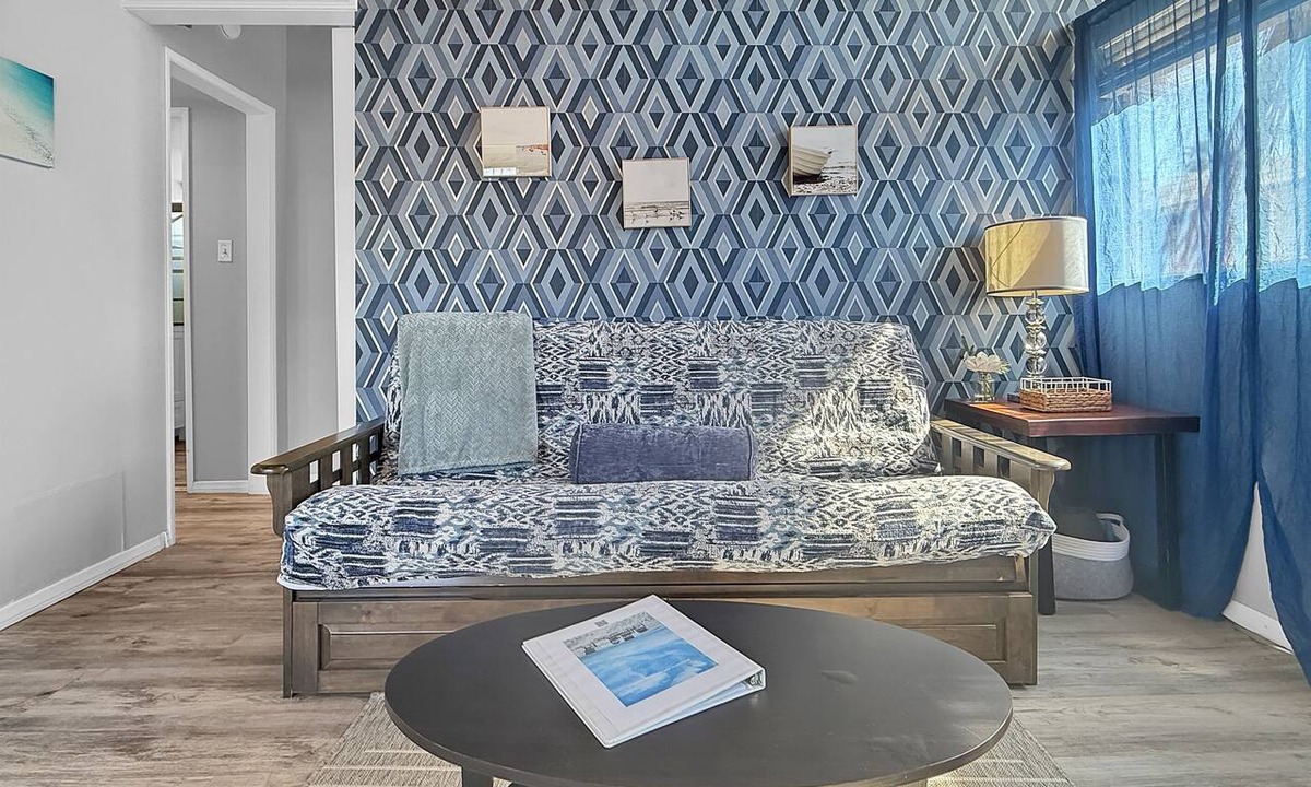 Pierpont Bay Apartment | Cozy Beach View Loft, 42 Steps to the Sand + AC