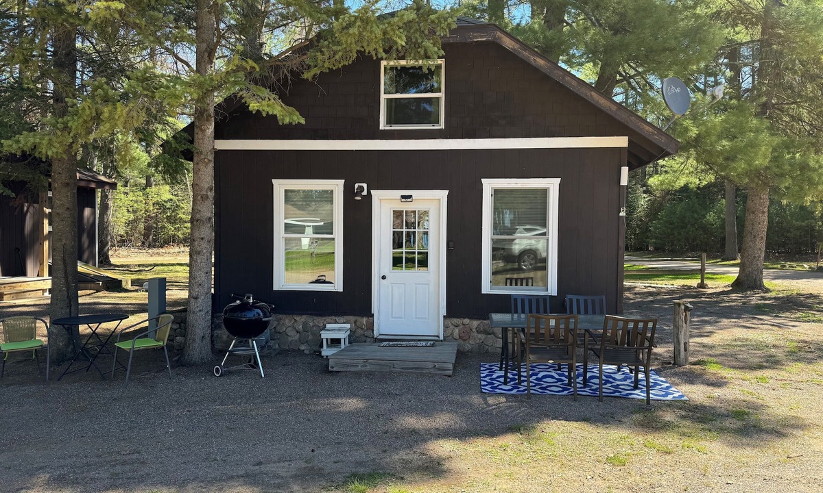 St Germain Cottage | Cozy Cabin on Big St Germain Lake sleeps 2 modern appliances, Beach on prop!