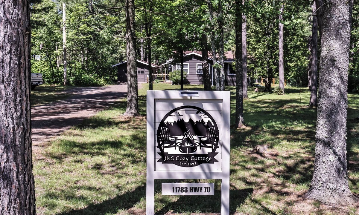 Minocqua Cottage | Cozy Cottage: Year-Round Adventure Base