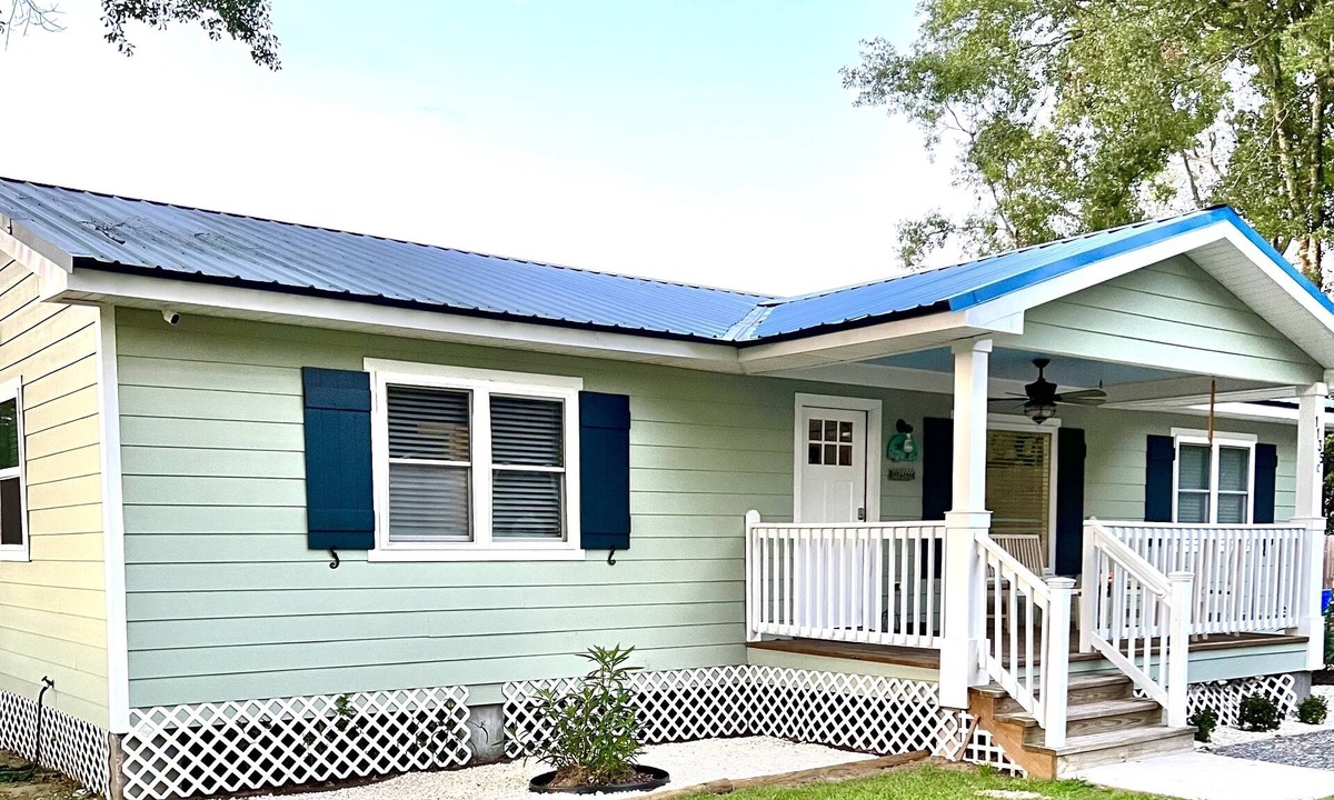 Bay St Louis Cottage | Cozy Creole Cottage 5 minute drive to beach sleeps 8