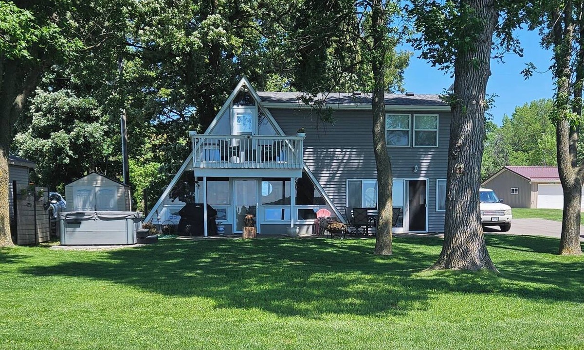 Atwater Cabin | Cozy Diamond Lake Cabin Getaway