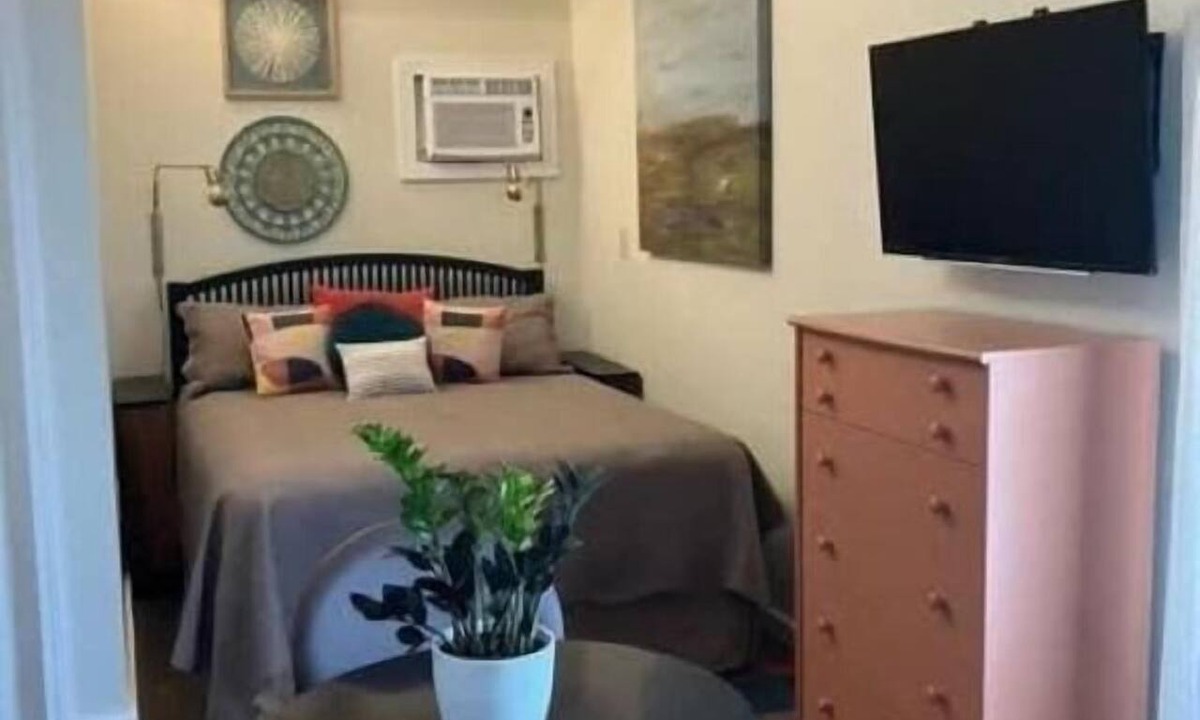 Freetown - Port Rico Apartment | Cozy Lafayette Apartment Free Parking Kitchen & Family Friendly