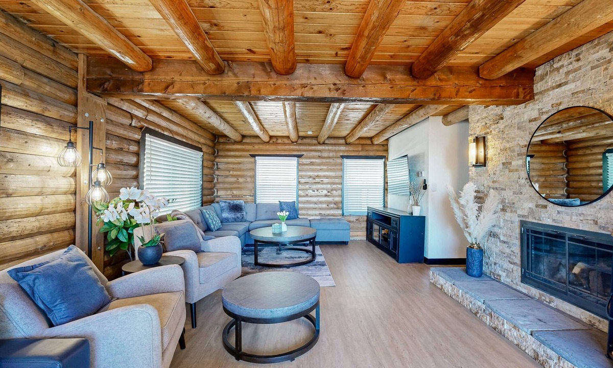 Running Springs Ski Chalet | Cozy lodge, fire place, balcony, full kitchen, great views, wifi, parking