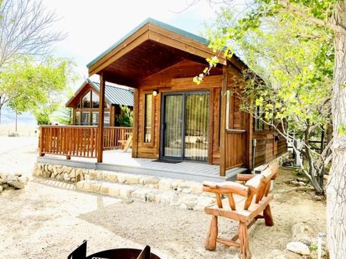 Lone Pine House | Cozy Mountain-Style Cabin with Scenic Sierra Nevada Views Near Lone Pine, California