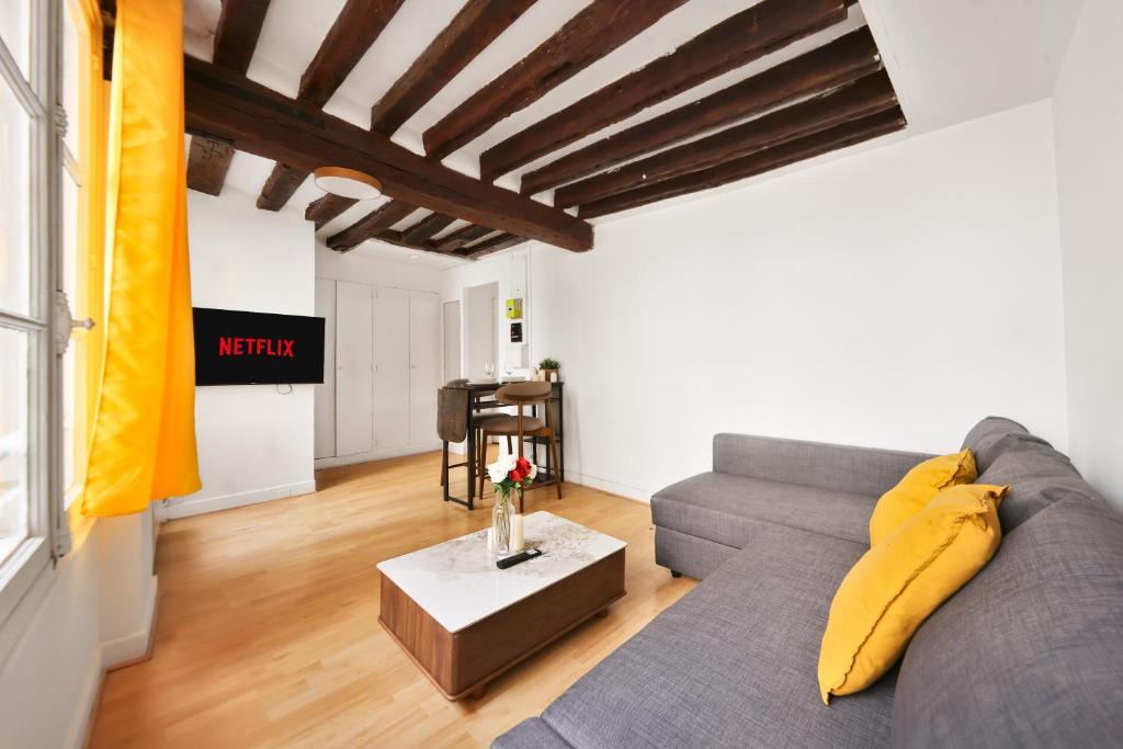 Quartier du Mail Apartment | Cozy Studio in the Heart of Montorgueil, Paris