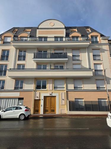 Le Blanc-Mesnil Apartment | Cozy studio with terrace CDG Paris Villepinte