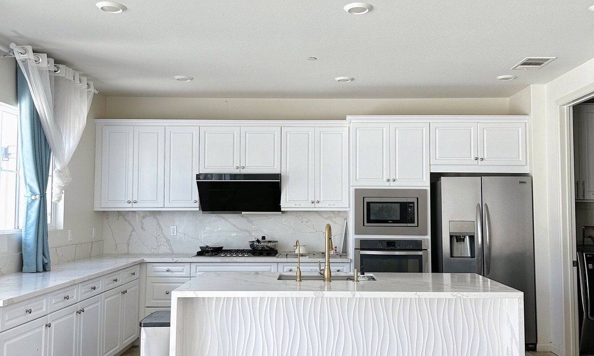 Rancho Penasquitos House | Cozy suite with private bathroom, spacious walk-in closet in charming San Diego