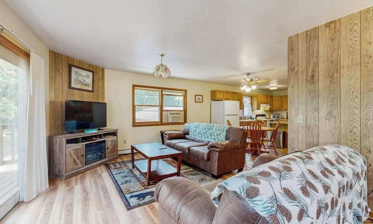 Friendship House | Cozy wooded duplex w/WiFi, full kitchen, shared W/D & near lakes & trails