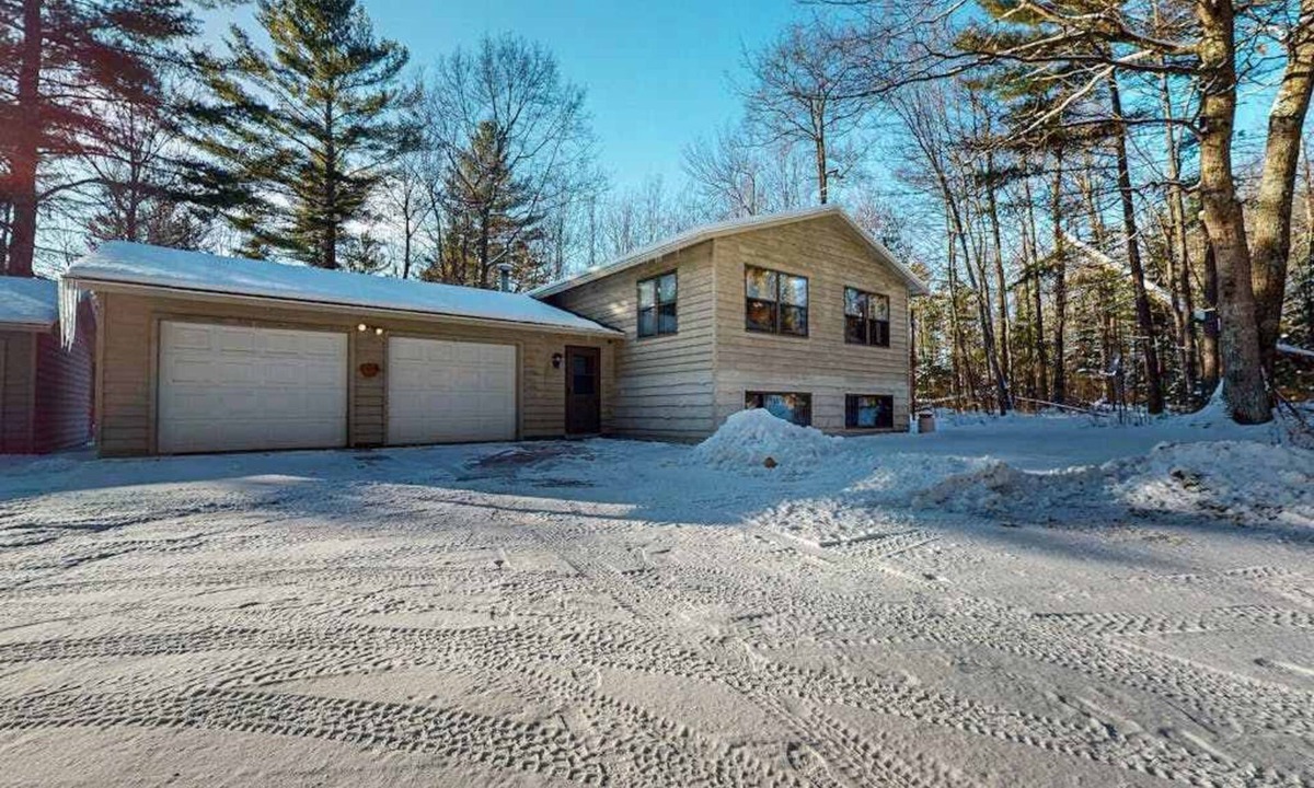 Manitowish Waters House | Cozy wooded home w/access to snowmobile trail, near town, lakes, & bike trails