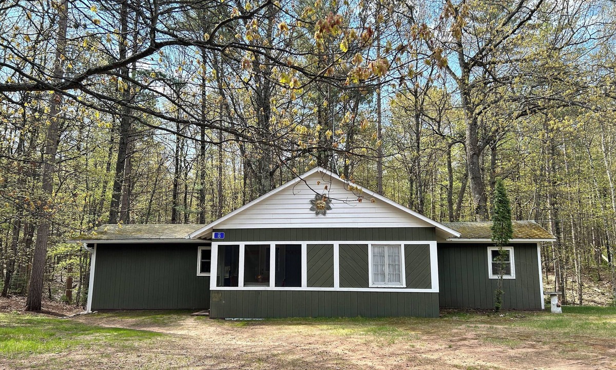 Hazelhurst Cabin | Creekside Oasis {Cabin 10}