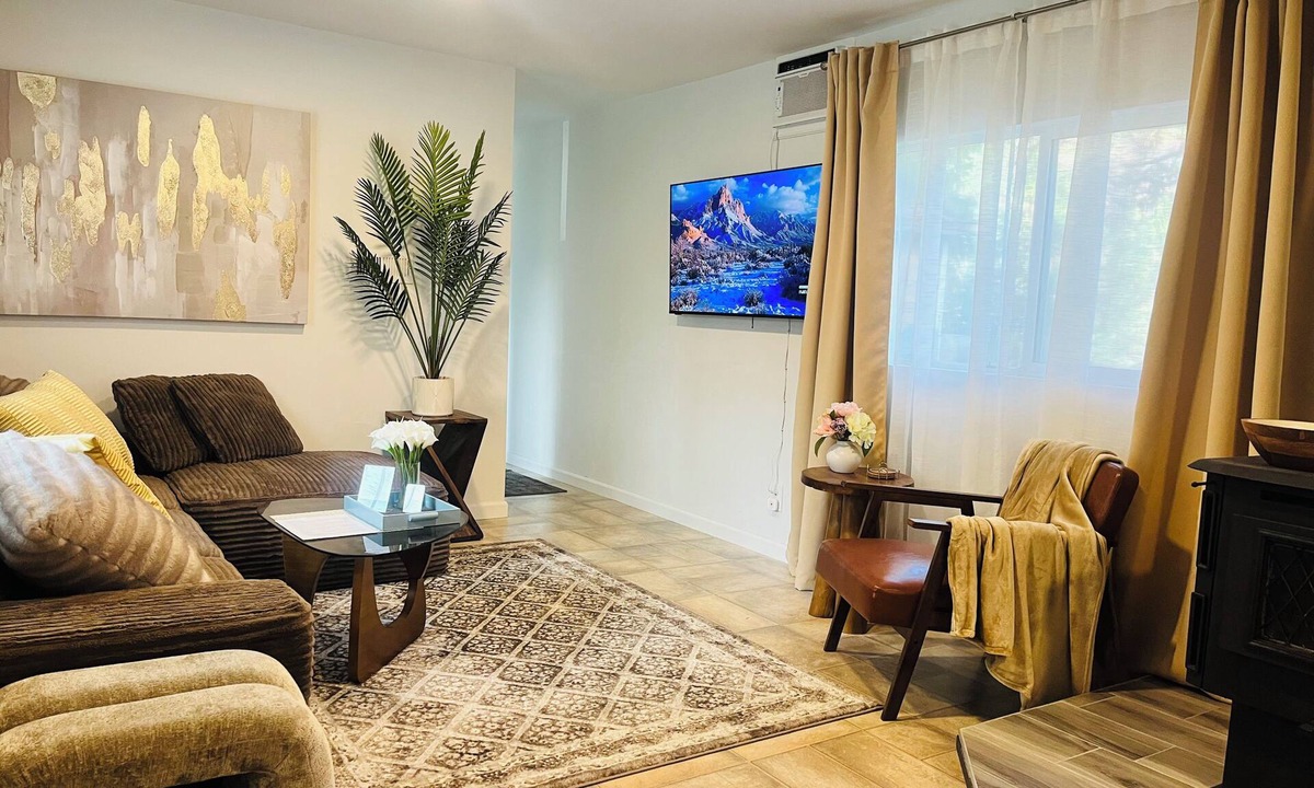 Cromberg House | Dafna, Unit 3 - Two bedroom/1 Bath stylish home