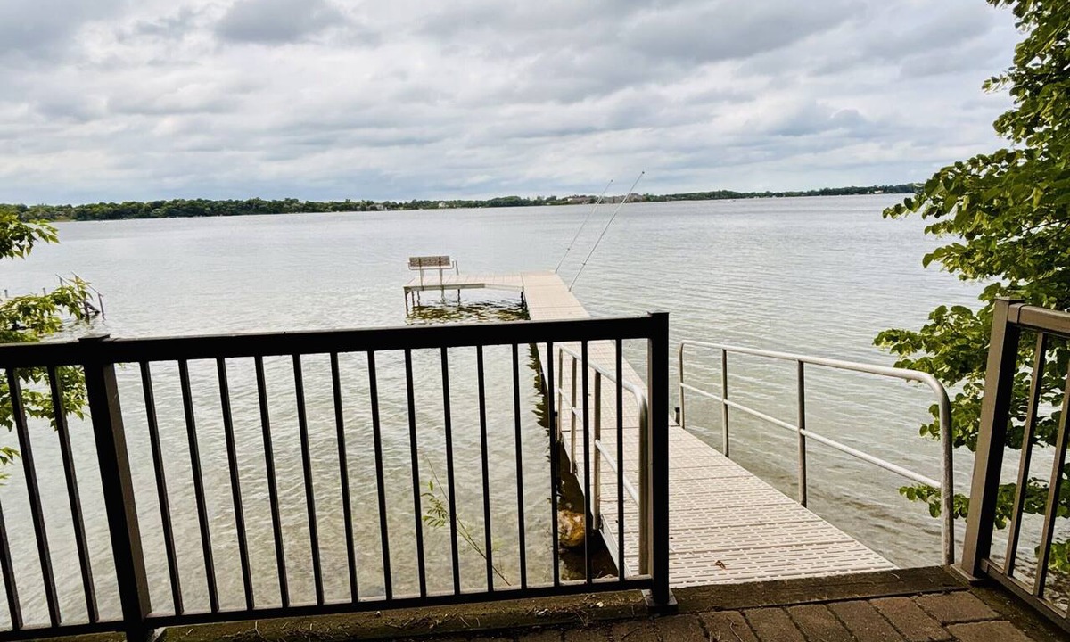 Alexandria House | Darling Retreat- chain of lakes, new large deck, indoor sauna