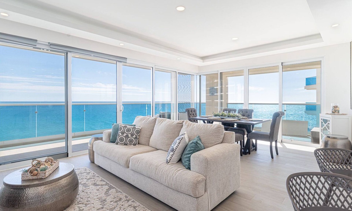 Backus Condo | Delightful 2 Bedroom Condo Encantame Towers Verano 705