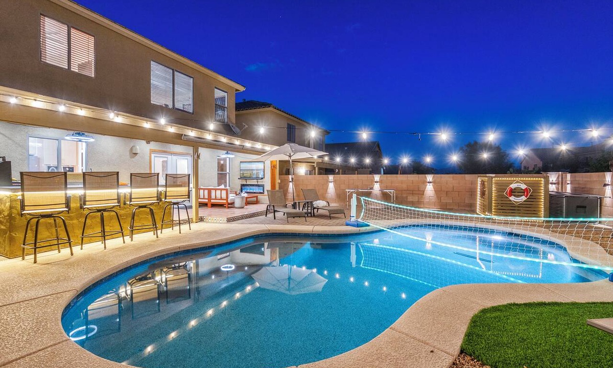 Green Valley House | Desert Sonoran Retreat, 4-bedroom house with AC, "Heated pool", EV charger