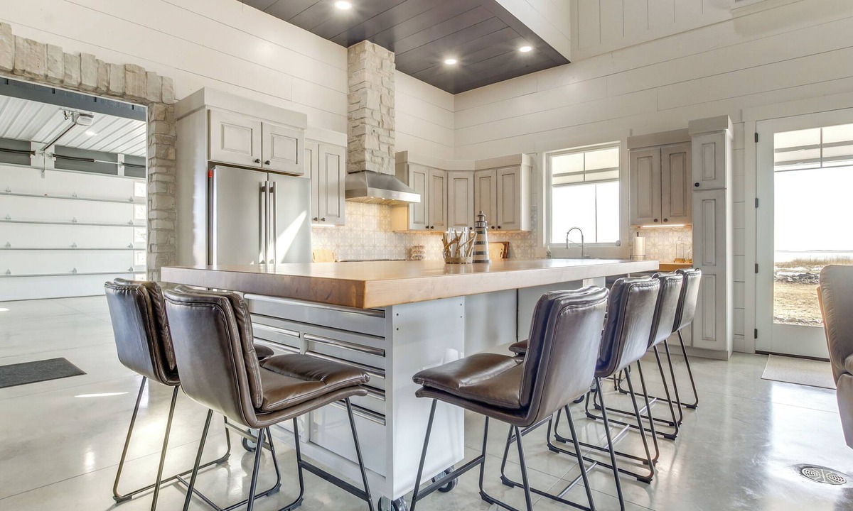 Oconto Cottage | Dock & Panoramic Bay Views: Oconto Retreat!