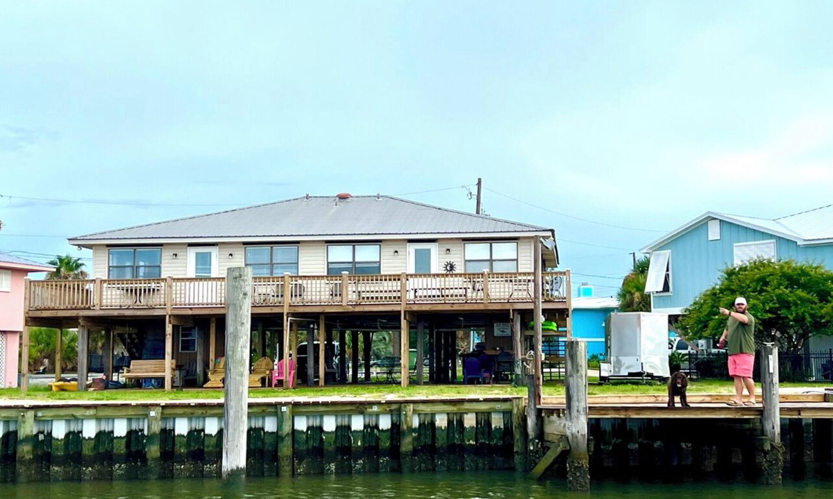 Indian Bay House | Dolphin Watch A - Remodeled - Waterfront Fishing Paradise! Bring your Dog!