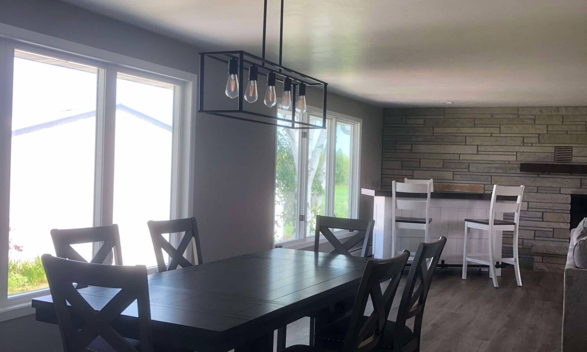 Sturgeon Bay House | Door County Spacious 5 Bedroom Agrotourist Retreat-Outdoor Pool