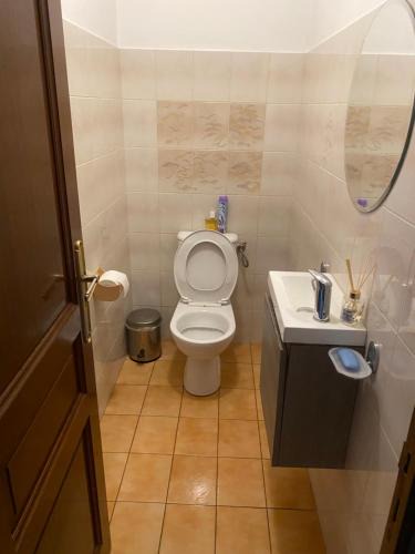 Cite Paul Eluard Hostel | Dortoir pour homme à prix abordable