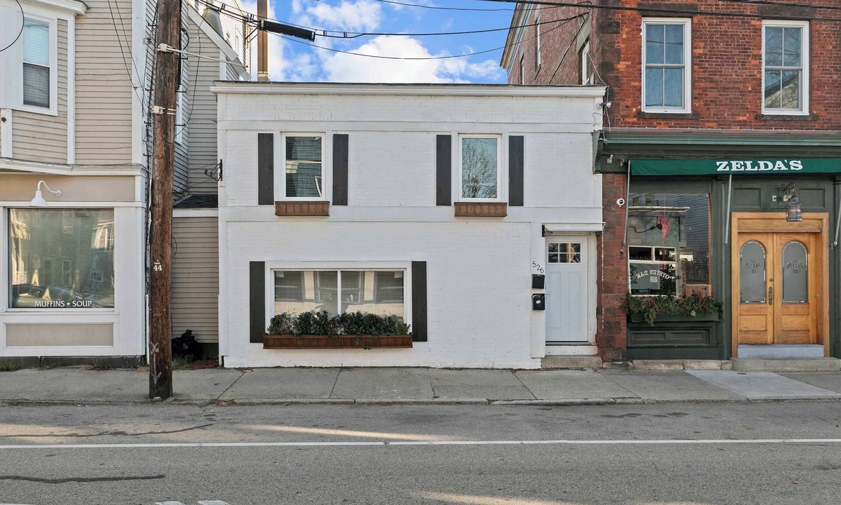 Yachting Village Condo | Downtown Newport Escape on Coveted Thames Street