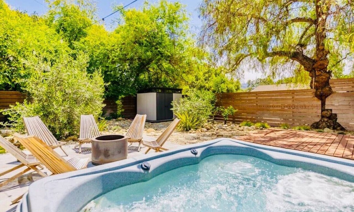 Ojai House | Downtown Ojai Gem - Hot Tub & Yard
