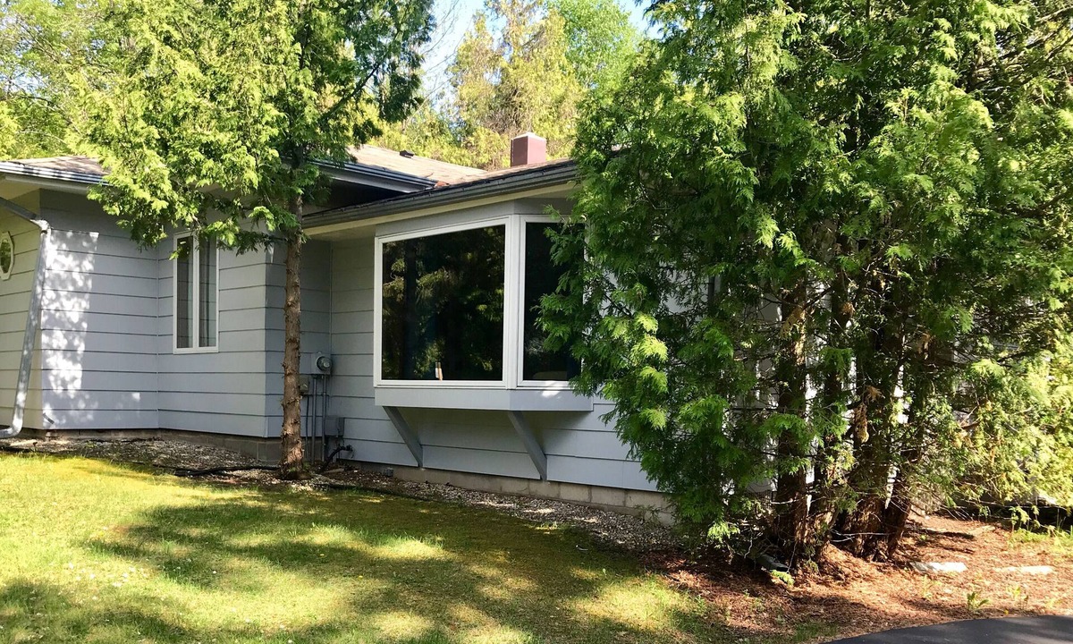 Sister Bay Cottage | Downtown Sister Bay Cottage (walk to everything), Open Year Round.