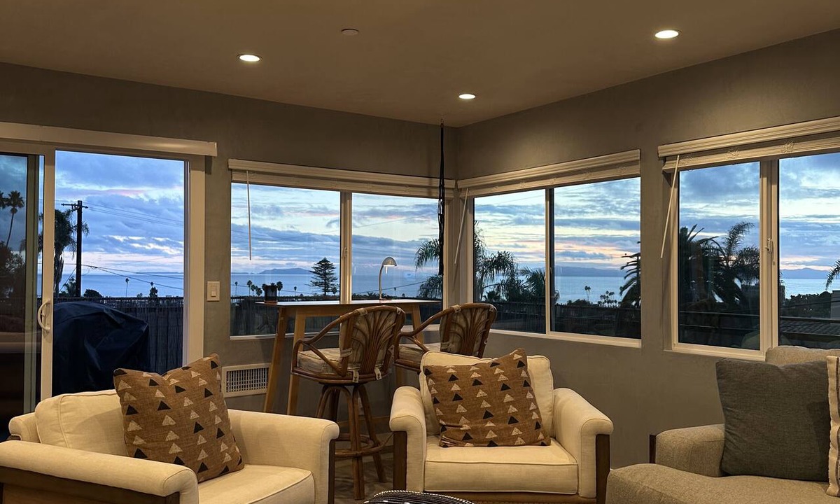Ventura Apartment | Downtown Ventura, ocean view,1 car garage, pet friendly