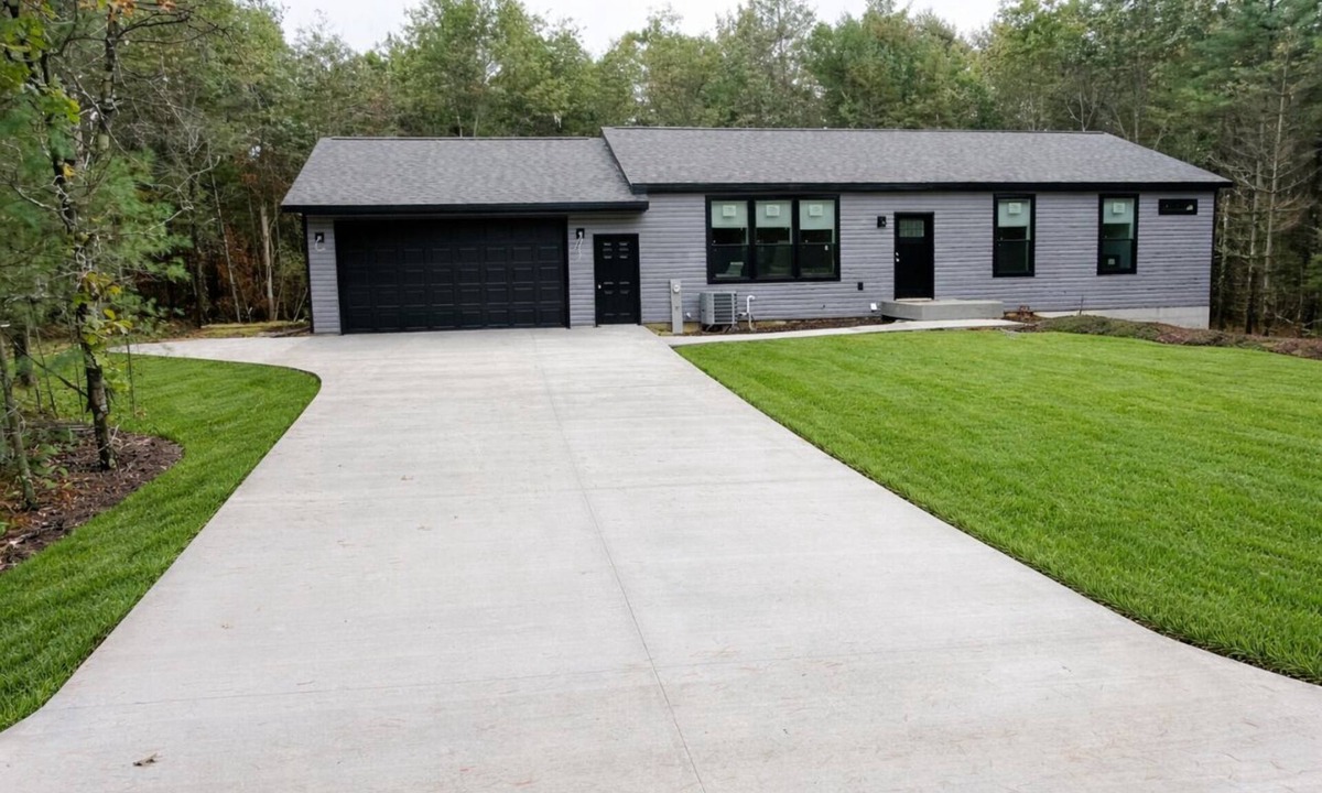 Rome House | Eagle's Nest Guest House IV - Less than 2 Miles to Sand Valley - 12 beds!
