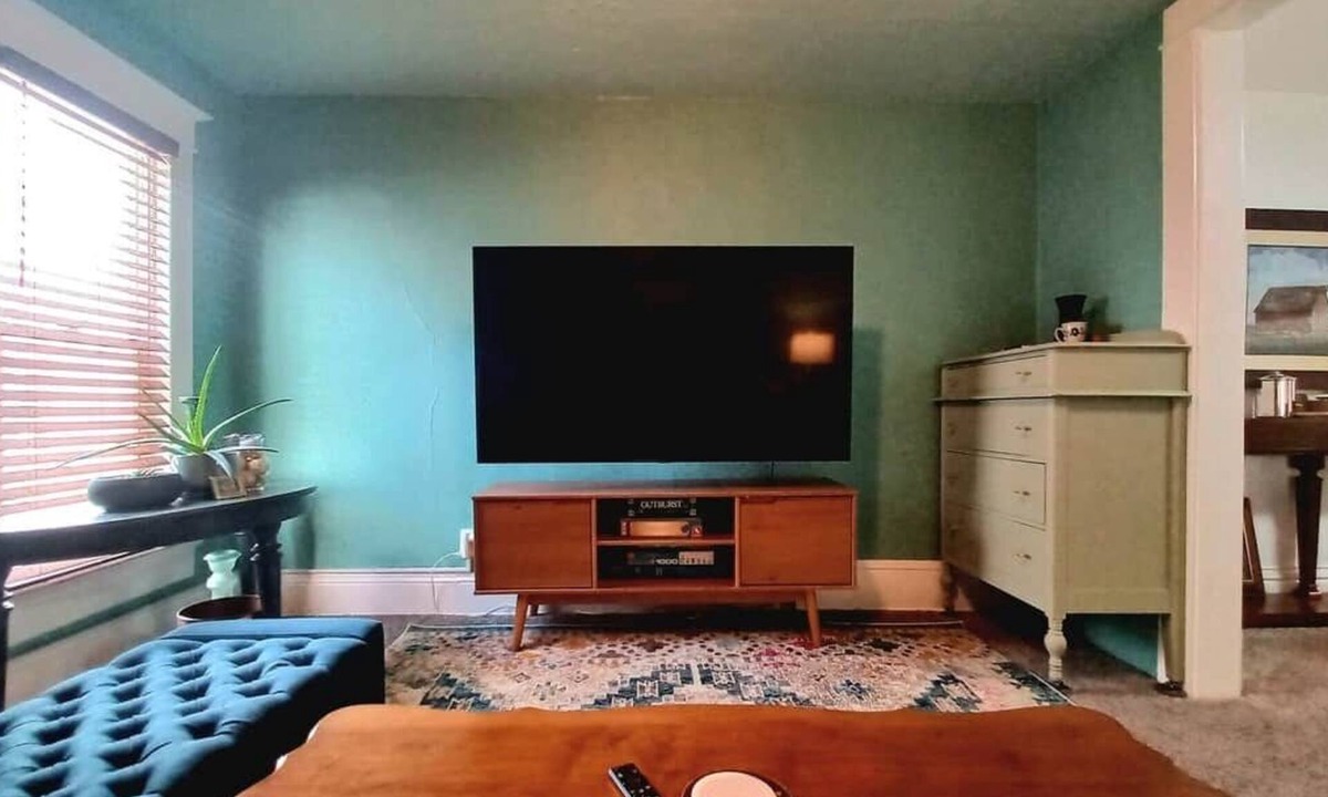 Ames Apartment | Earthvine: Cozy Zen Retreat Pets-OK Downtown-ISU