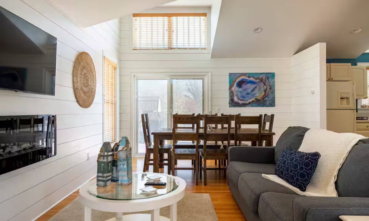 Algonquin House | Eastern Shore Getaway - Cambridge, Maryland