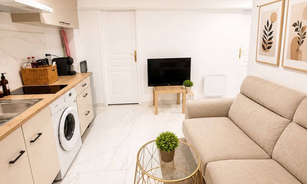Tremblay-en-France Apartment | EDEN SUITE 10-minute stop at CDG Parc des Expos – Parc Astérix – Disney Vallée Village