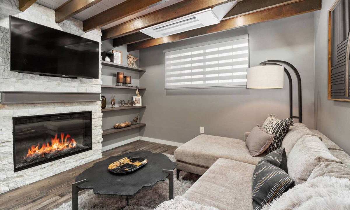 Duluth Apartment | Elegant Duluth Suite/15 min Drive to Access Canal Park/Easy, Close Parking!