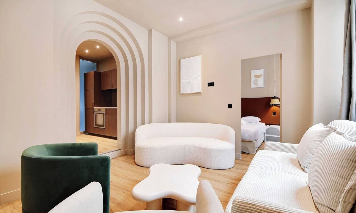 Saint-Merri Apartment | Elegant Home - 5BD/12P - Heart of 'Le Marais'