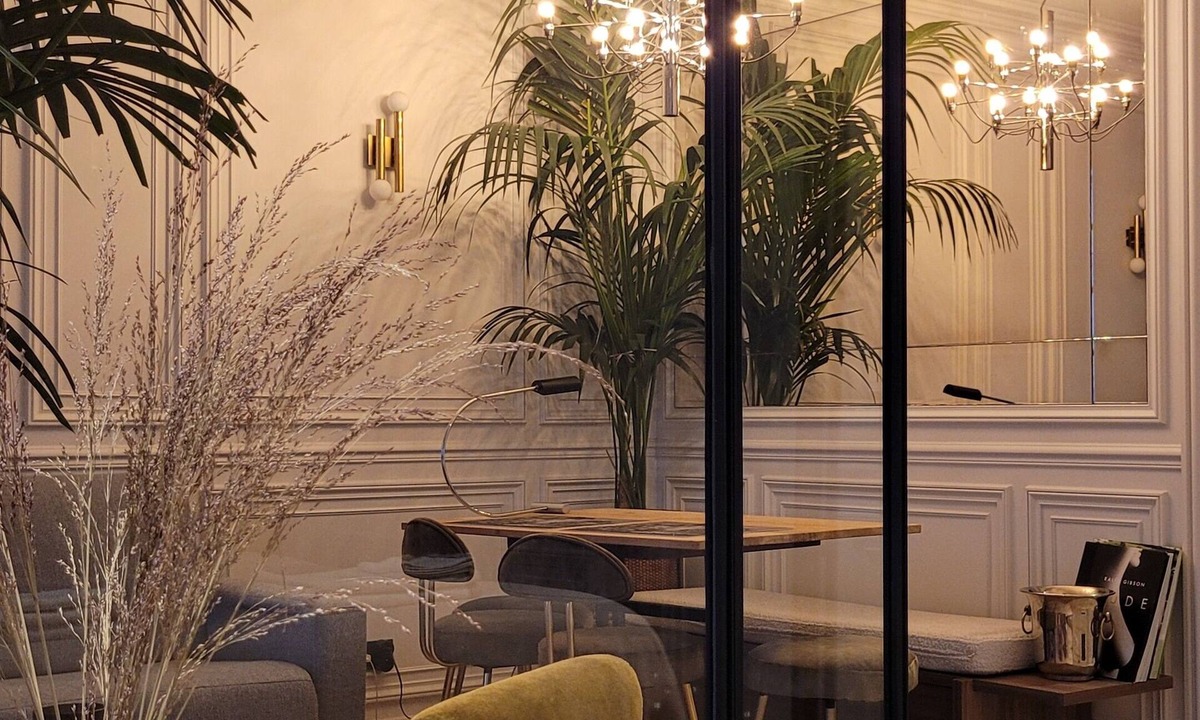 Montmartre Apartment | Elegant Suit in Montmartre by an Architect
