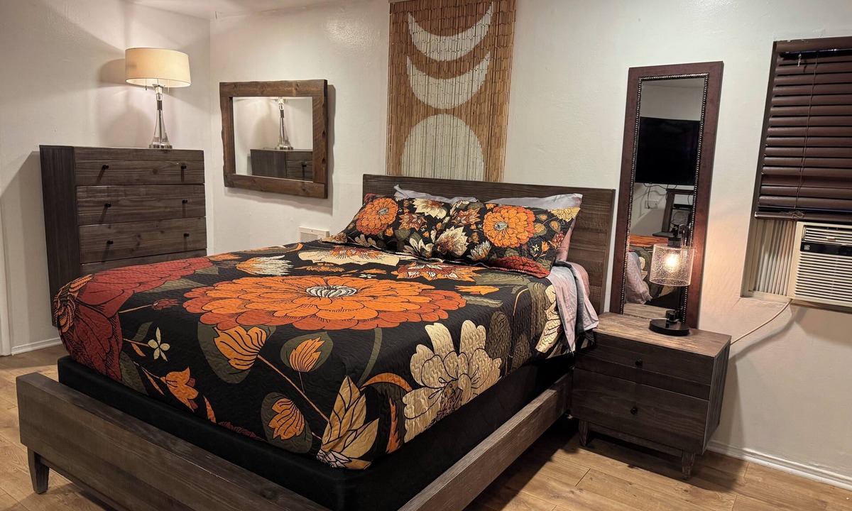 Venice Apartment | EleVenice Beach Studio