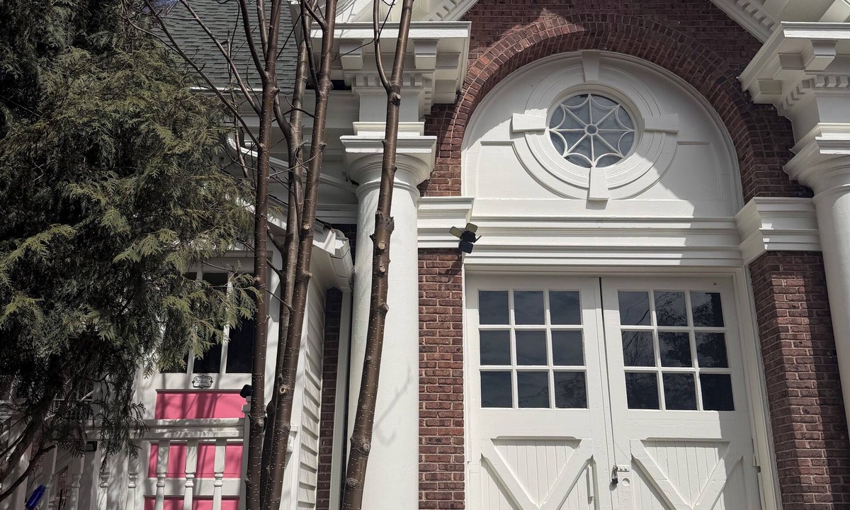 Endion House | Enchanting Historic Cottage at the Merryweather