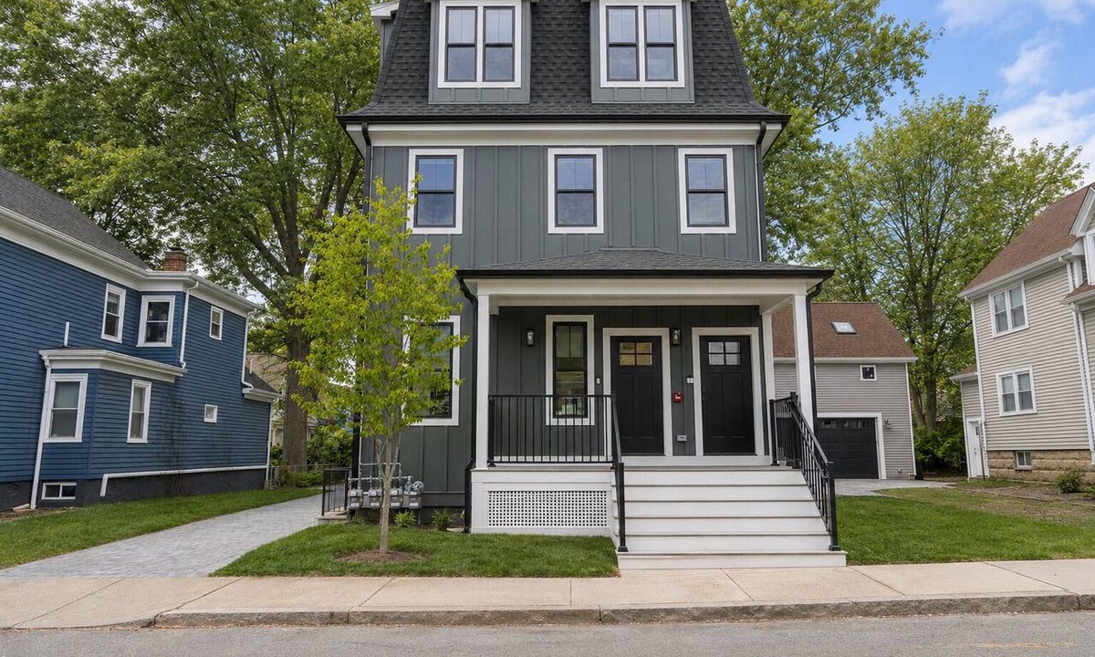 East Somerville Apartment | Entire Boston Home/New Build