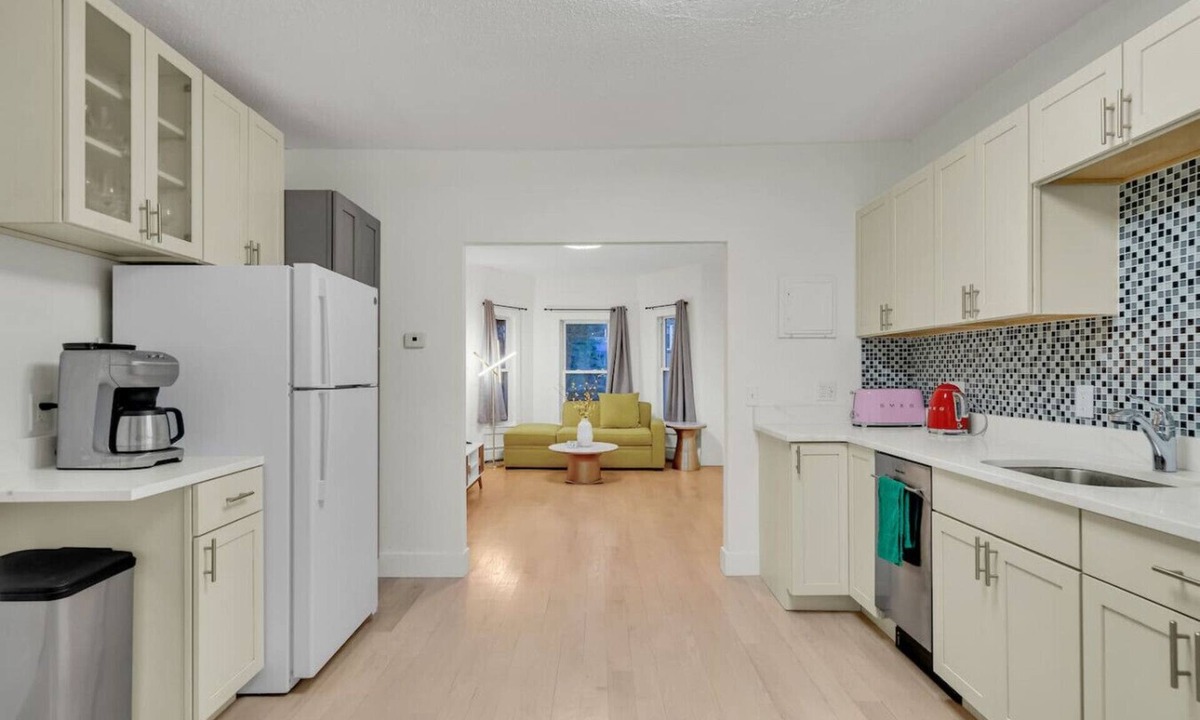 North Cambridge Apartment | Entire renovated one-bedroom apartment