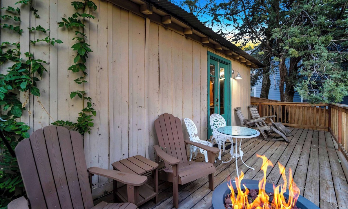 Julian House | Escape to Rustic Studio | Fireplace + Modern Comfort