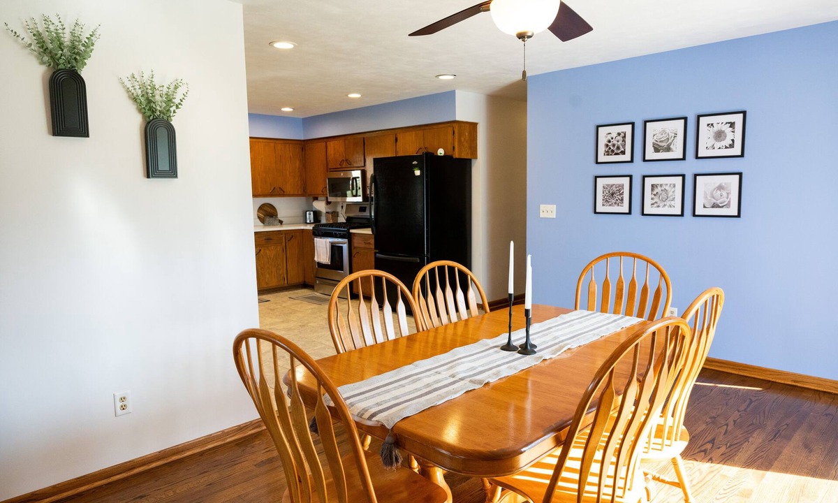 New Munster House | Escape to Tranquility: Lovely Oasis 20 Minutes from Downtown Milwaukee